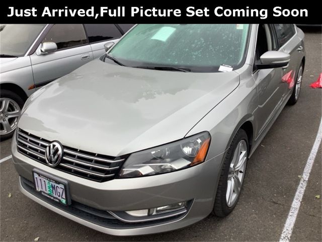 2013 Volkswagen Passat TDI SE Navigation