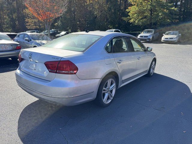 2013 Volkswagen Passat TDI SE Navigation