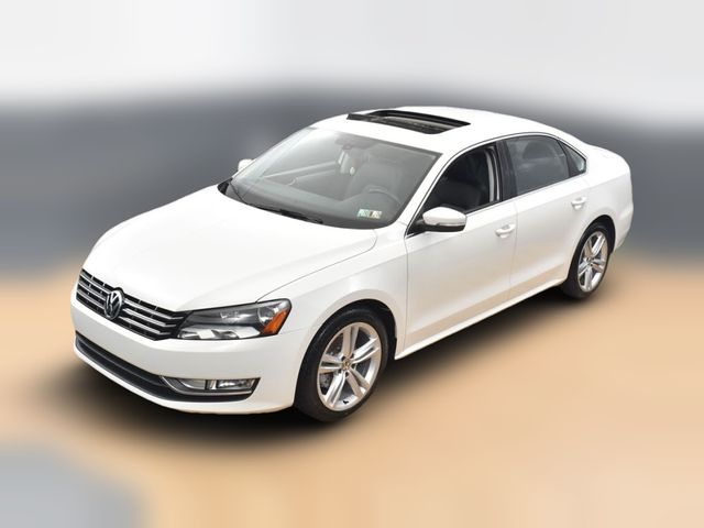 2013 Volkswagen Passat SE Navigation