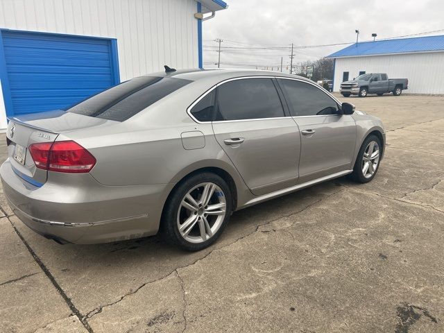 2013 Volkswagen Passat SEL Premium