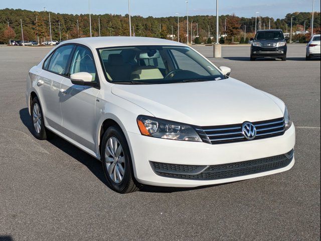 2013 Volkswagen Passat Wolfsburg Edition