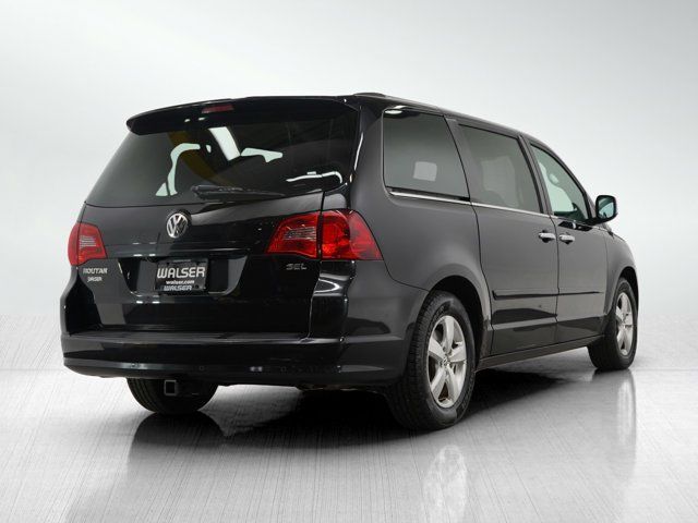 2013 Volkswagen Routan SEL Premium