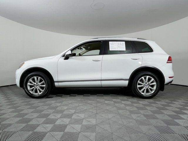 2013 Volkswagen Touareg Sport