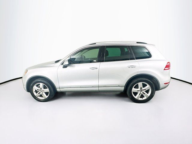 2013 Volkswagen Touareg Lux