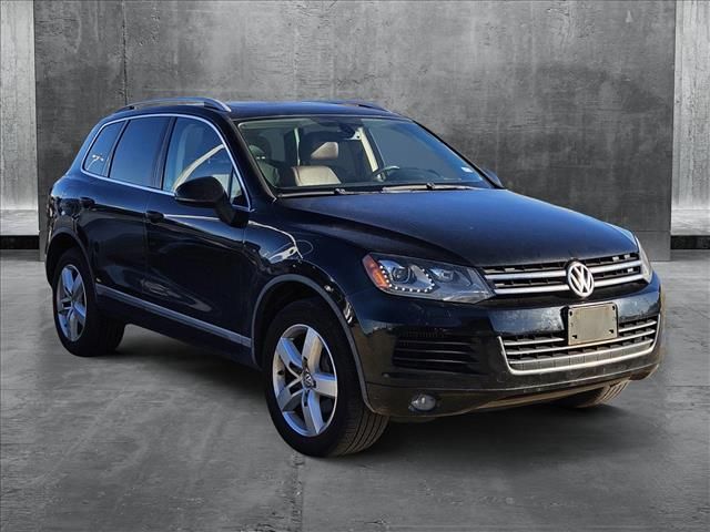 2013 Volkswagen Touareg Lux