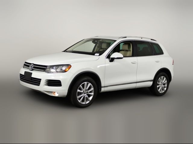 2013 Volkswagen Touareg Sport Navigation