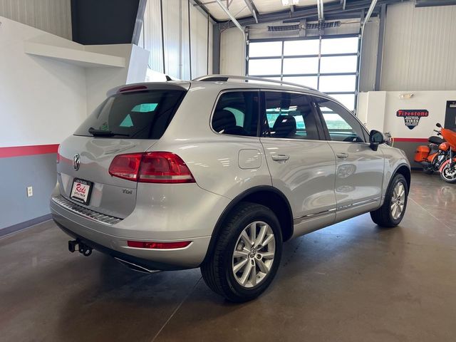 2013 Volkswagen Touareg Sport Navigation