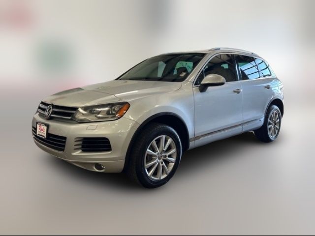 2013 Volkswagen Touareg Sport Navigation