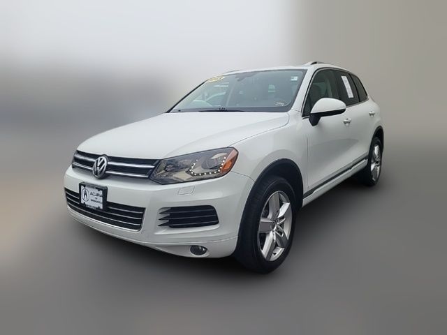 2013 Volkswagen Touareg Lux