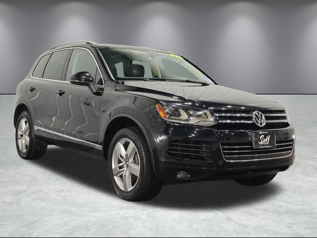 2013 Volkswagen Touareg Lux