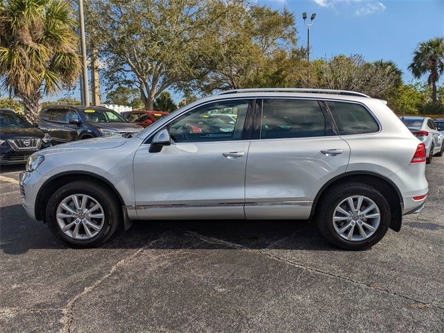 2013 Volkswagen Touareg Sport Navigation