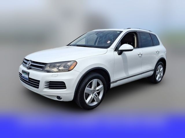 2013 Volkswagen Touareg Lux