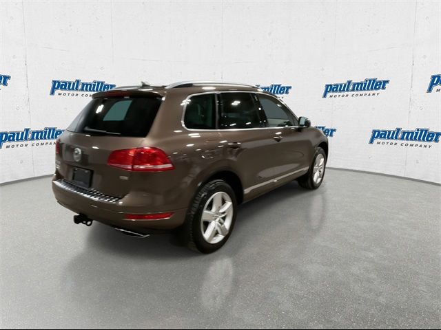 2013 Volkswagen Touareg Lux