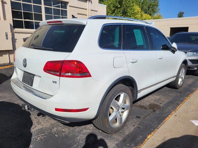 2013 Volkswagen Touareg Lux