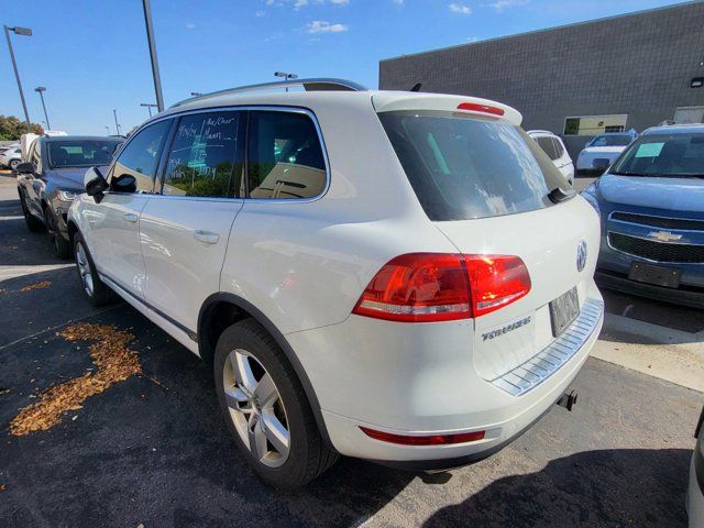 2013 Volkswagen Touareg Lux