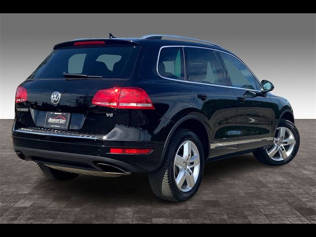 2013 Volkswagen Touareg Lux