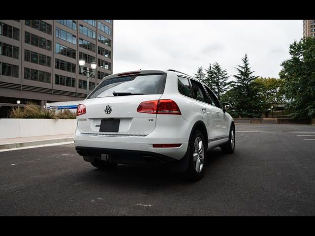 2013 Volkswagen Touareg Lux