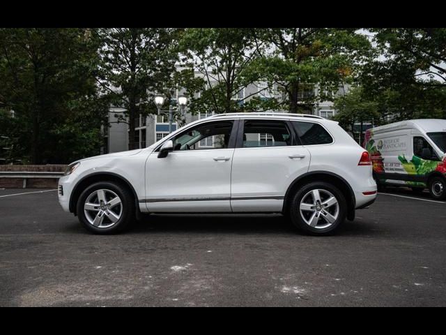 2013 Volkswagen Touareg Lux