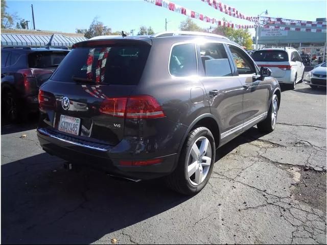 2013 Volkswagen Touareg Lux