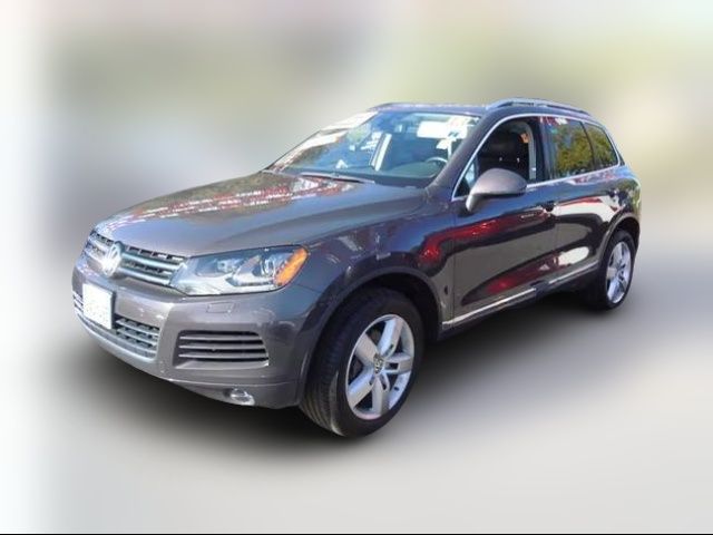 2013 Volkswagen Touareg Lux