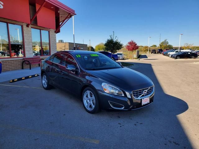 2013 Volvo S60 T5 Platinum