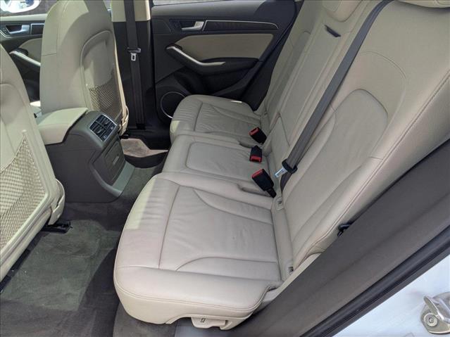 Vehicle image 21 of 27