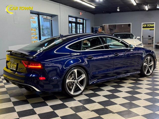 Vehicle image 11 of 68