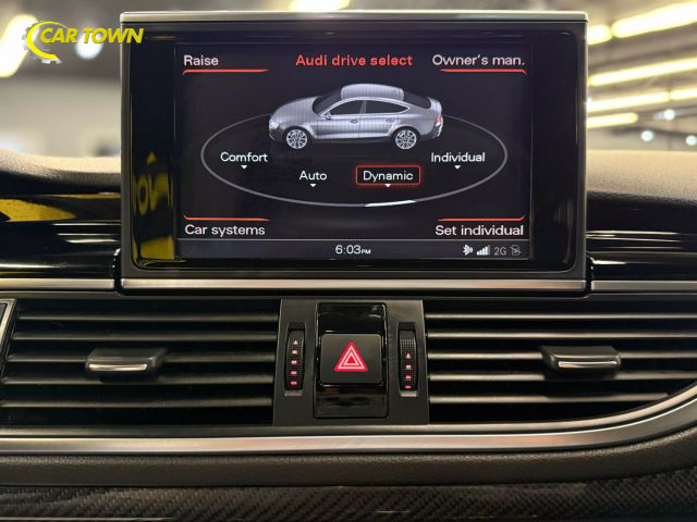 Vehicle image 33 of 68