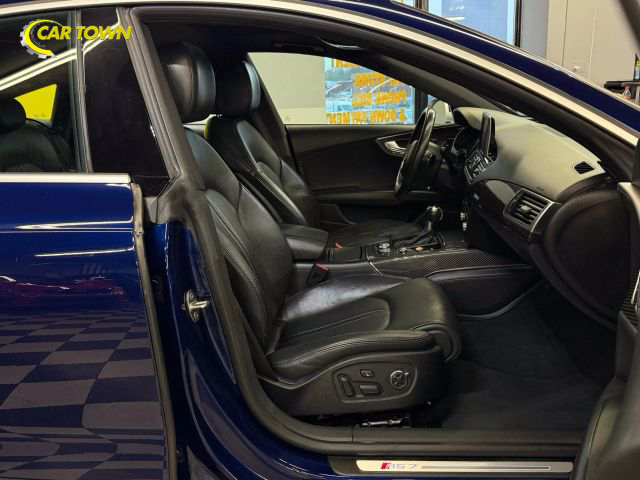 Vehicle image 58 of 68