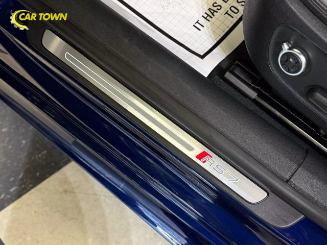 Vehicle image 23 of 68