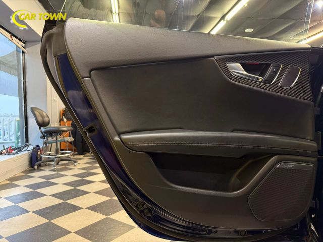 Vehicle image 40 of 68