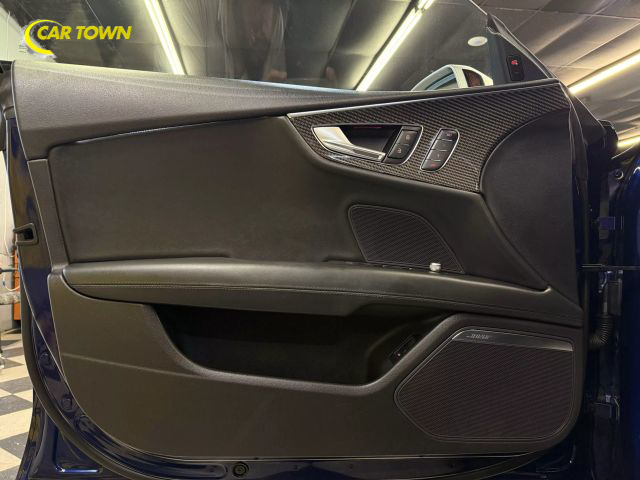 Vehicle image 17 of 68