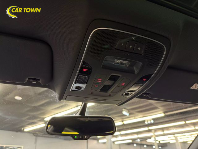 Vehicle image 39 of 68