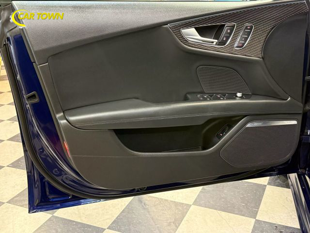 Vehicle image 20 of 68