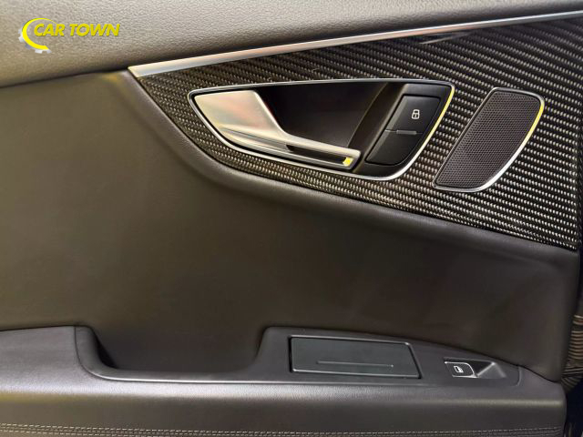 Vehicle image 41 of 68