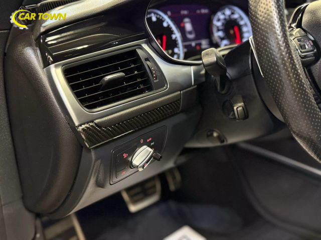 Vehicle image 26 of 68