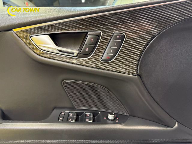 Vehicle image 18 of 68