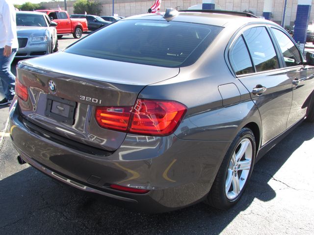 2014 BMW 3 Series 320i