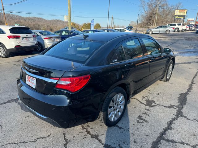 2014 Chrysler 200 LX