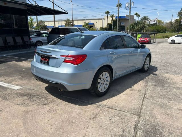 2014 Chrysler 200 LX