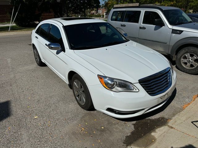 2014 Chrysler 200 Limited