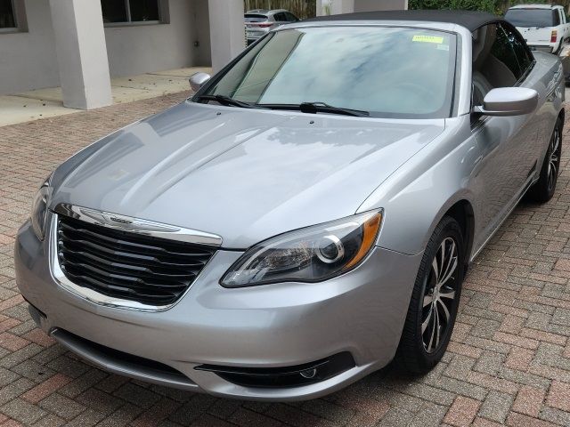 2014 Chrysler 200 S