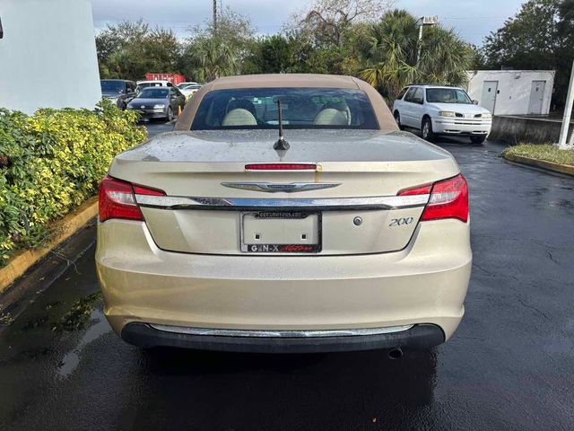 2014 Chrysler 200 Touring