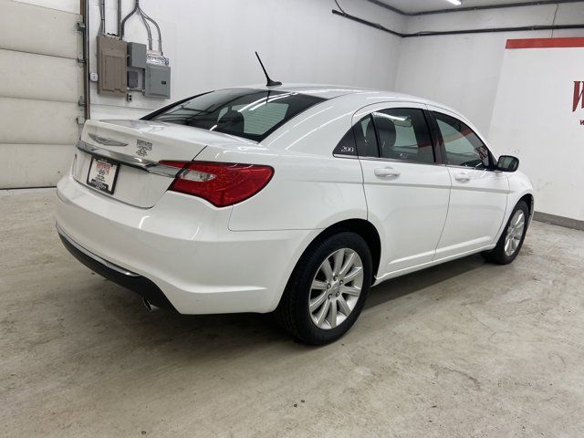 2014 Chrysler 200 Touring