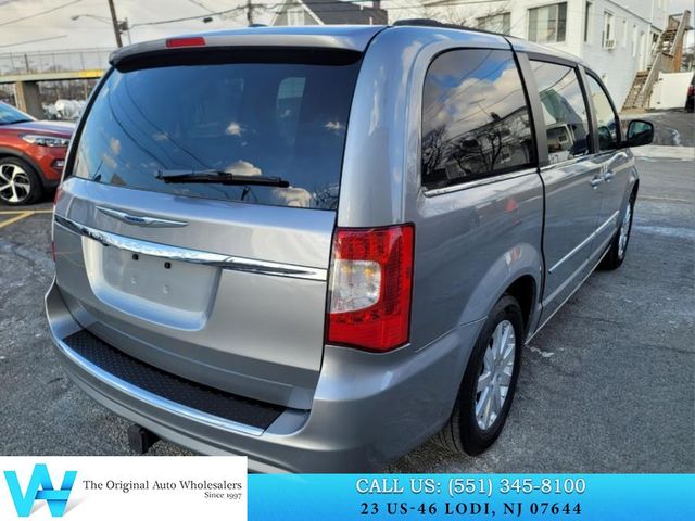 2014 Chrysler Town & Country Touring