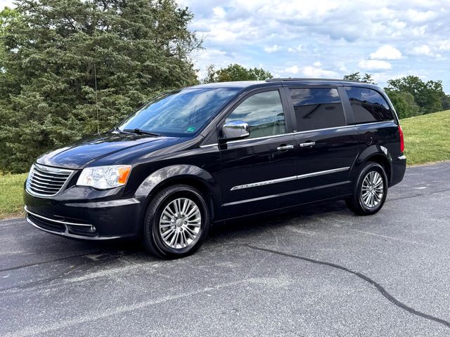 2014 Chrysler Town & Country Touring-L