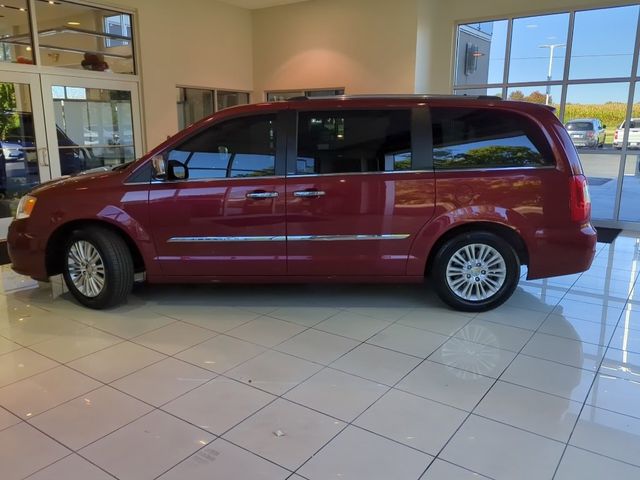 2014 Chrysler Town & Country Limited