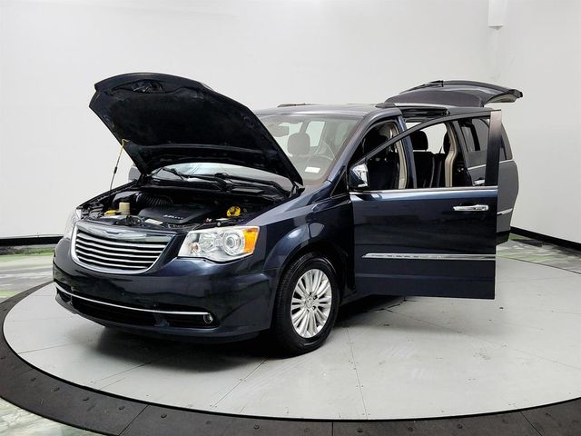 2014 Chrysler Town & Country Limited