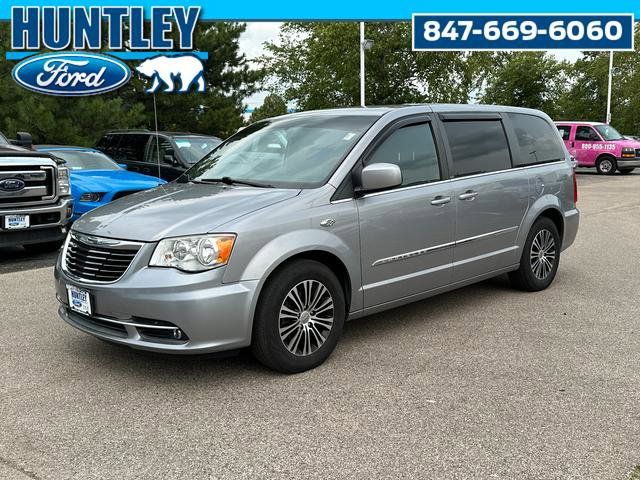 2014 Chrysler Town & Country S