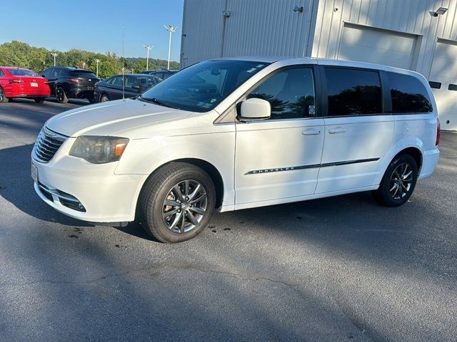 2014 Chrysler Town & Country S